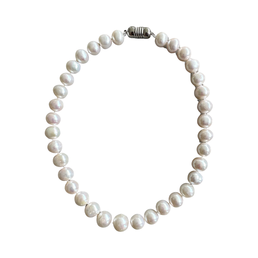 Fresh water pearl strand